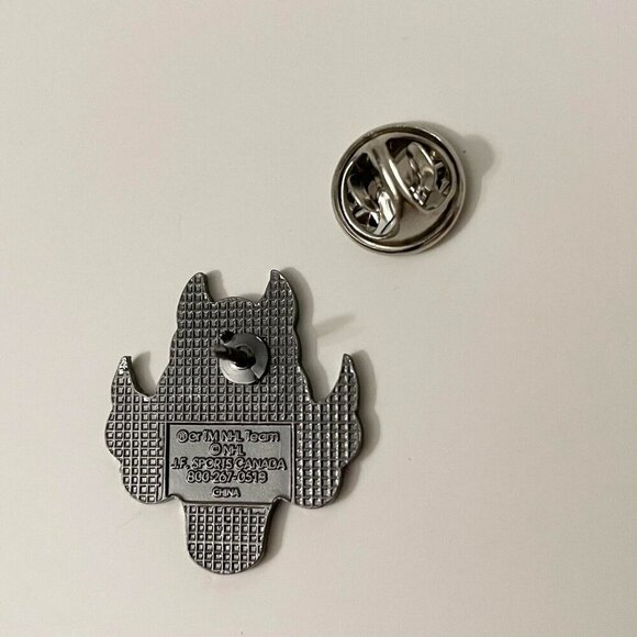 Calgary Flames Blasty Horse NHL Hockey Mascot Pin - Picture 4 of 8
